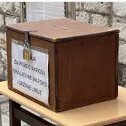 ganci mazi paraglajdera po noći