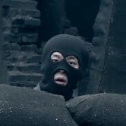 坐下嘶风赤兔马