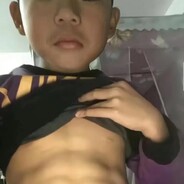 萎缩雕饰长发男