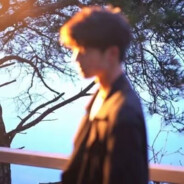 内向腼腆男大学生