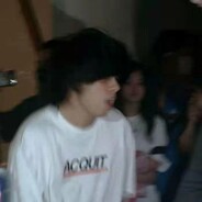 她说她是晒黑的