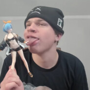 瑞恩高斯令本人