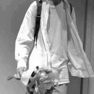 一天捏碎超市3包干脆面起步