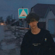 她说她是晒黑的