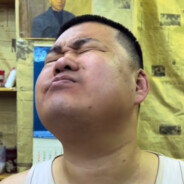 阿牛给我泡个三鲜伊面，再来包周小琳倒里面