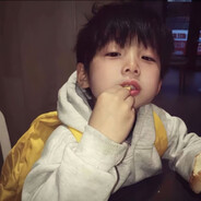 吃着油条憨憨笑