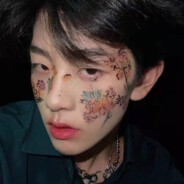 回眸一笑百媚生