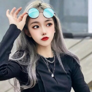 你的短剑崭新出厂，她的蝴蝶久经沙场