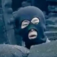 手持方天画戟坐下嘶风赤兔马之吕小布是也