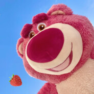 莓有烦恼的草莓熊