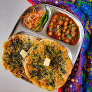 aloo kulche and chole