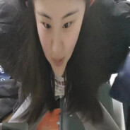 屁屁无奇的美女