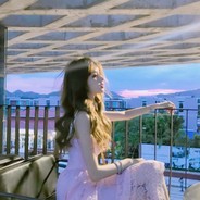 嘟嘴卖萌剪刀手