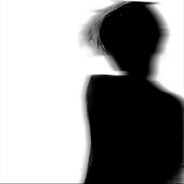 车窗上的卡片是她