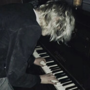 樱岛有麻衣在爬