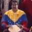 Maduro tocando los bongos