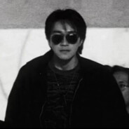 九十岁老太扶腰上炕