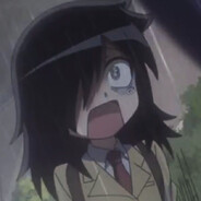>_>