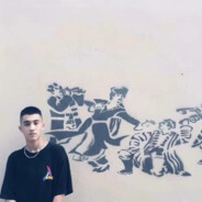 他才18岁怎么守得住B