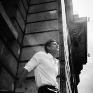 清晨的月亮不太圆