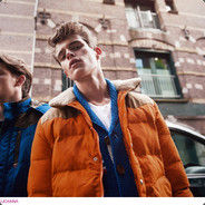 当你的眼睛眯着笑