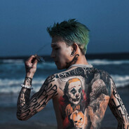 渴了去喝水 别掰我的腿