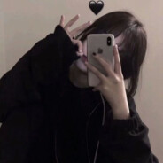 干拉玩手机的彭于晏