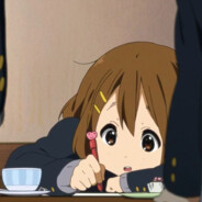 假装摔倒偷闻小猫臭脚