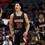 暴力肘击马嘉祺