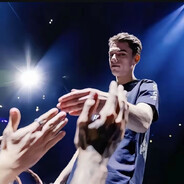 樱花再美也不如她