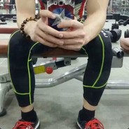 拥有人鱼线的帅阿侯