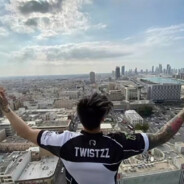 总监勇敢飞，发胶永相随！