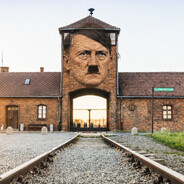 uareltiH ztiwhcsuA