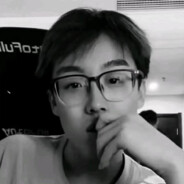 我盯着手机发着呆