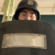 马库拉格肘击王