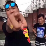 团长你就是个鸡巴