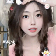 躲在角落里的猫