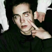 杵着拐杖拉枪线