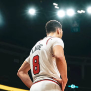 不许动！警察！