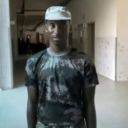 肘不开的飞机舱门