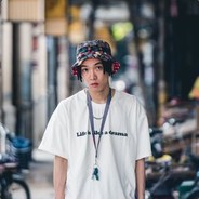 拿着木板邦邦敲你头