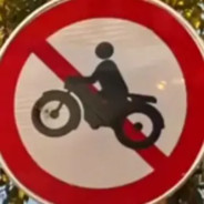 黑狗上校卧推200kg