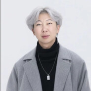 十八岁少女在公交车被