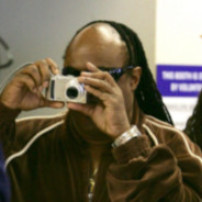 Stevie Wonder got Flashbanged