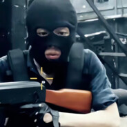 手持方天画戟吕小布