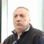 Gniotek w salonie pękł