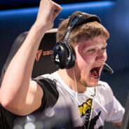 独坐黄昏谁是伴