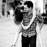 开局重伤倒地 激发队友潜力