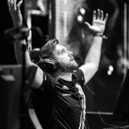 NiKo_peeak