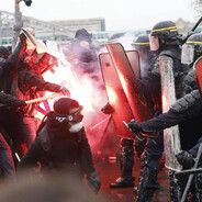 폭도진압김태현